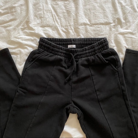 Aritzia TNA High waisted black sweat pants - Picture 4 of 4